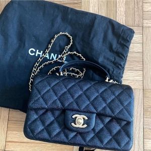Chanel mini classic